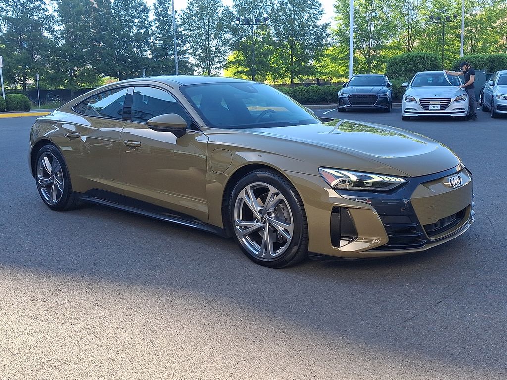 Thumbnail: 2024 Audi e-tron GT - 3