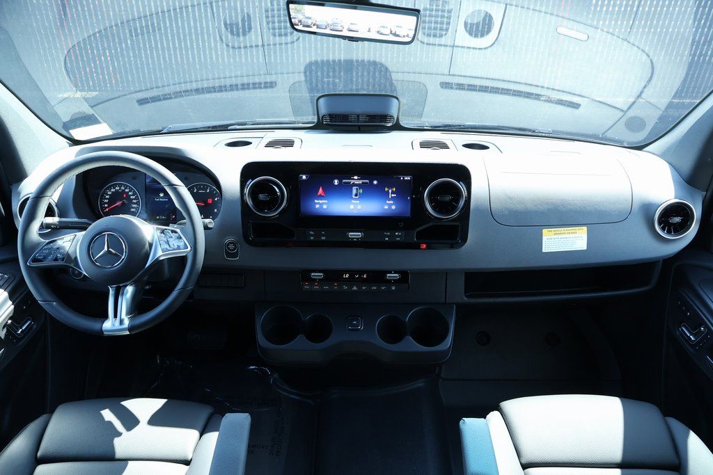 Thumbnail: 2026 Mercedes-Benz Sprinter - 4