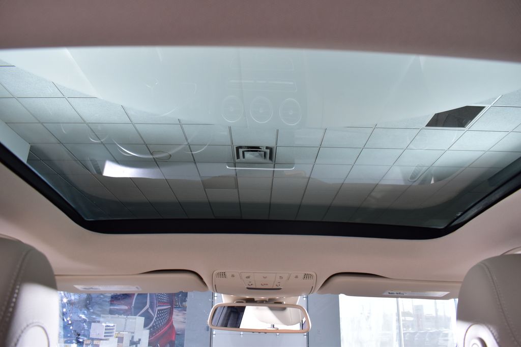 Thumbnail: 2016 Mercedes-Benz C-Class - 31