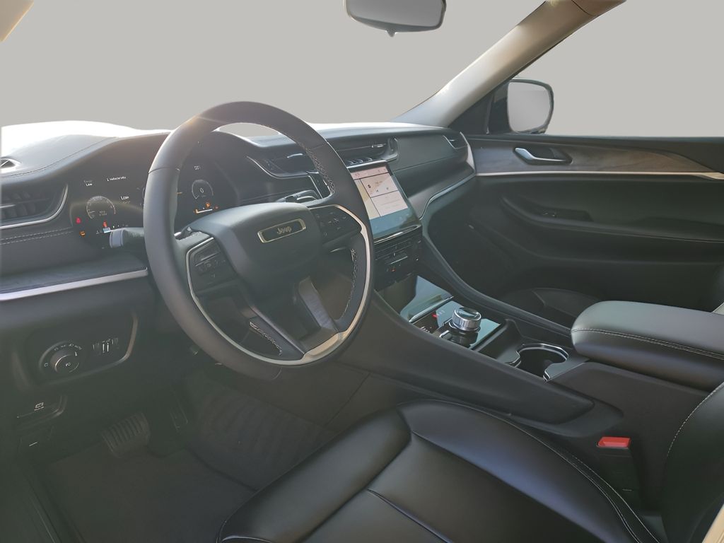 Used Car 2023 Jeep Grand Cherokee  Limited For Sale Under $30,000 In Austin, Texas