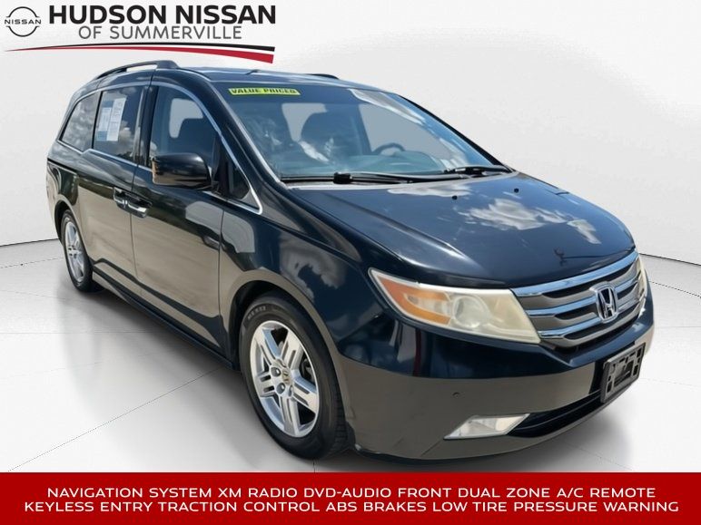 2013 Crystal Black Pearl Honda Odyssey Touring Elite Van