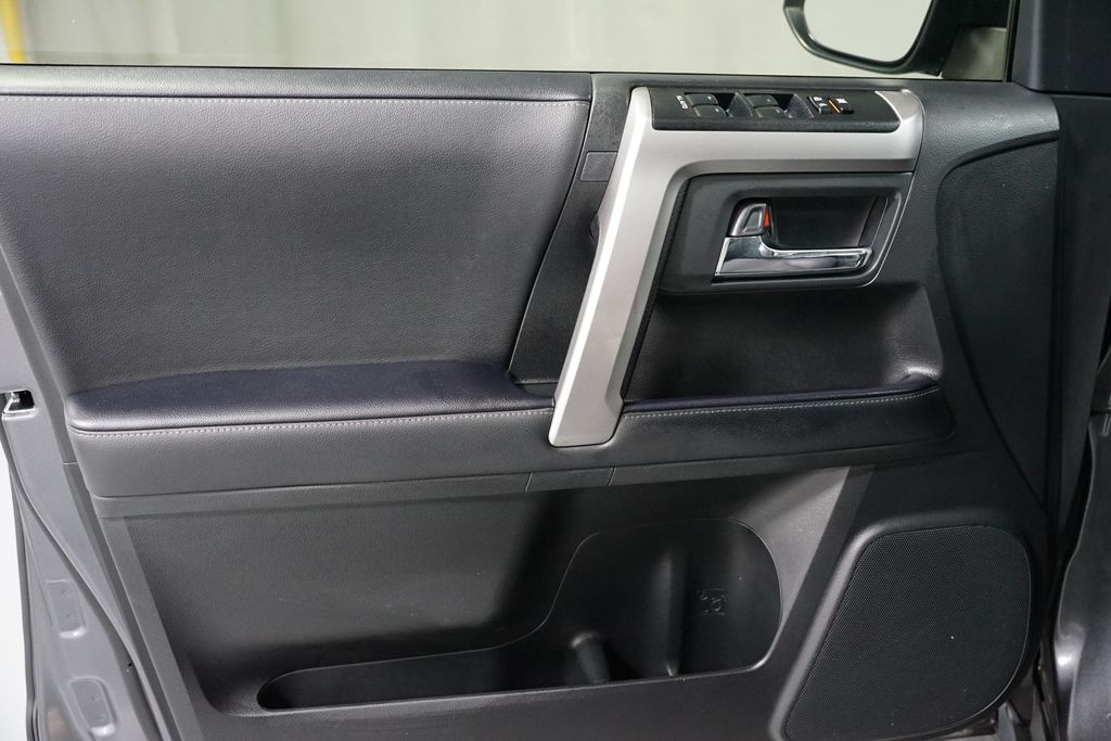 Thumbnail: 2022 Toyota 4Runner - 30