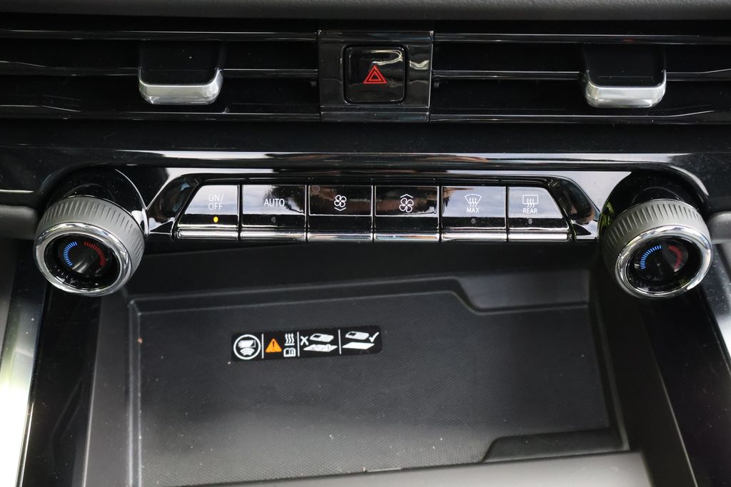 2025 Chevrolet Tahoe High Country 18