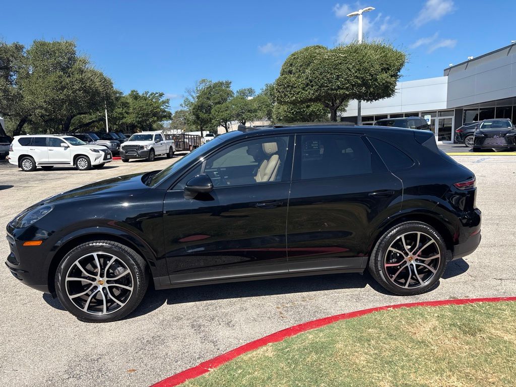 Thumbnail: 2021 Porsche Cayenne - 2