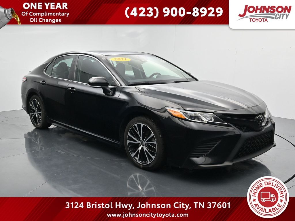 Midnight Black Metallic 2020 Toyota Camry Sedan Front-Wheel Drive 8-Speed Automatic