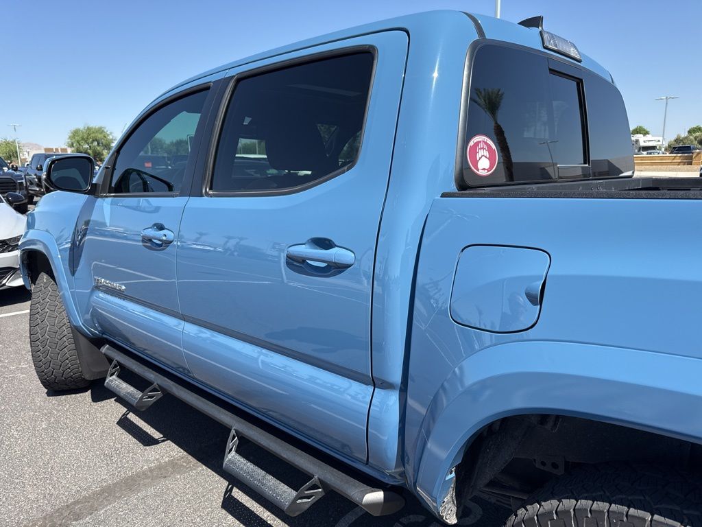 Thumbnail: 2019 Toyota Tacoma - 11