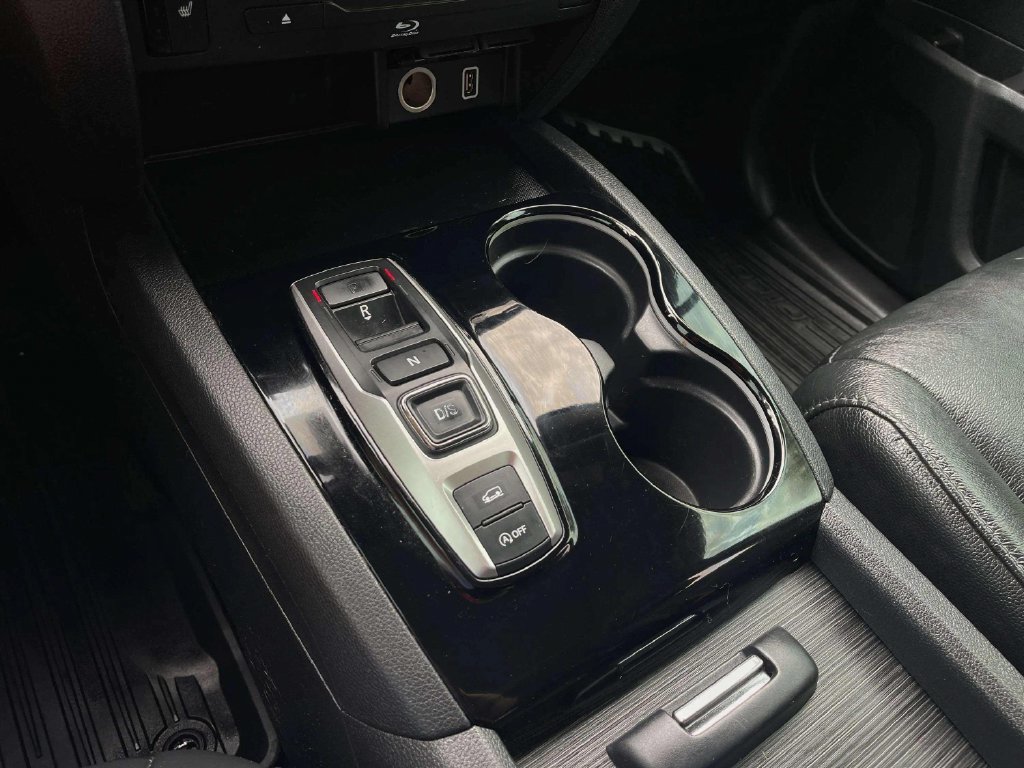 Used 2019 Crystal Black Pearl Honda Touring image 16