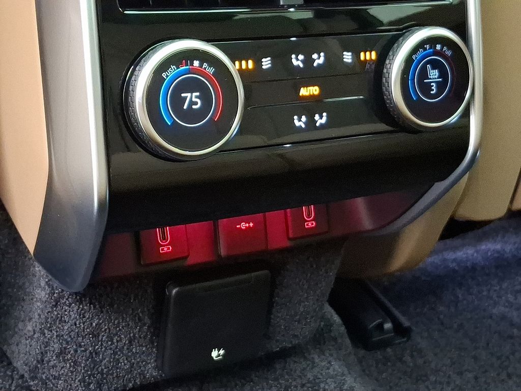 Thumbnail: 2026 Land Rover Range Rover - 7