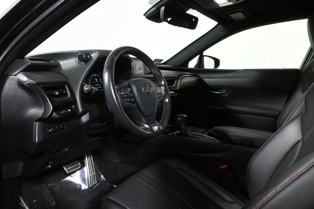 Thumbnail: 2022 Lexus UX - 15