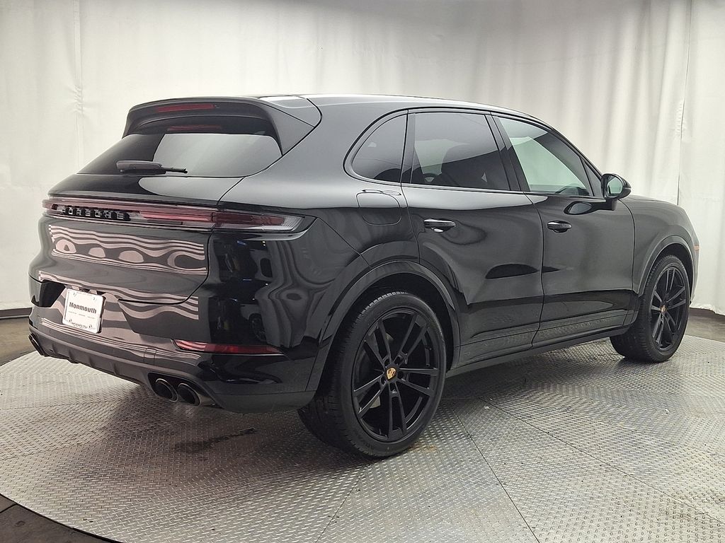 Thumbnail: 2024 Porsche Cayenne - 4