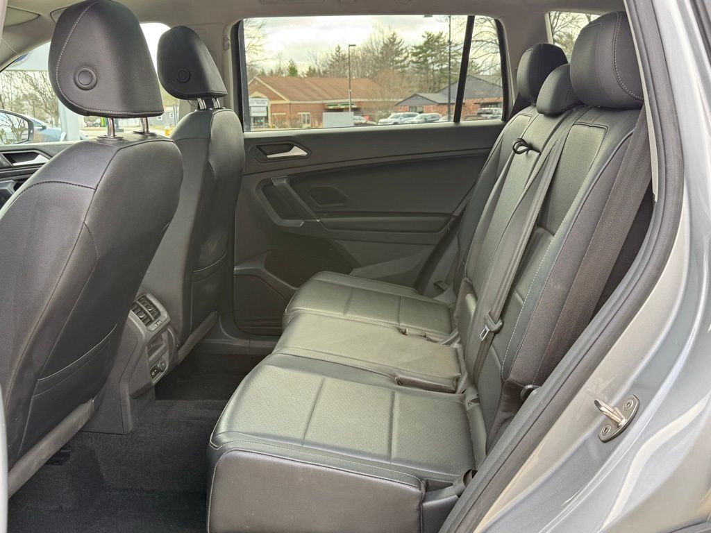 Used 2020 Silver Volkswagen 2.0T SEL image 19