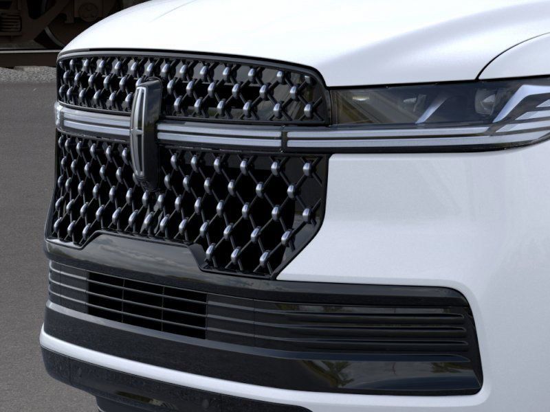 Thumbnail: 2025 Lincoln Navigator - 17