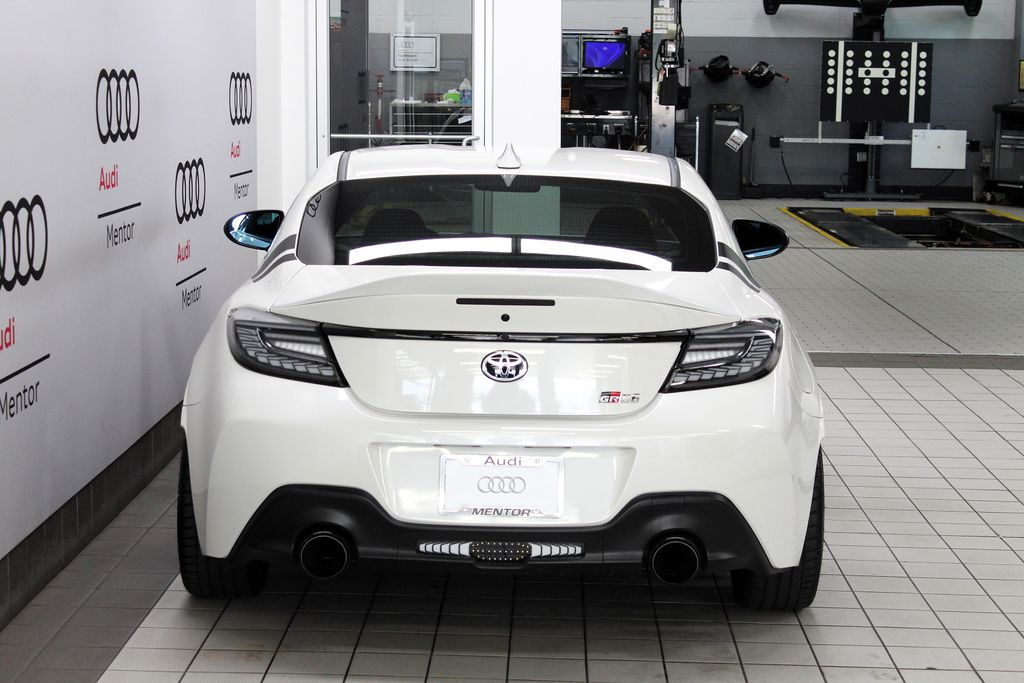 Thumbnail: 2023 Toyota GR86 - 5