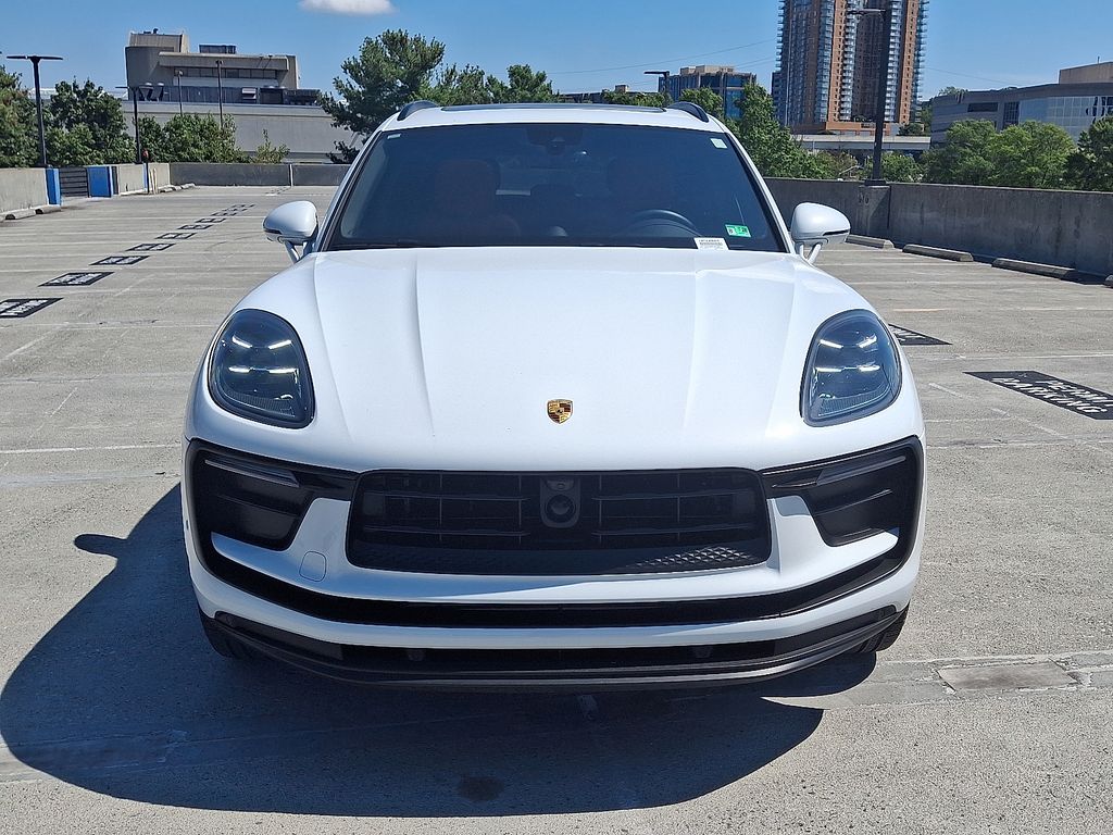 Thumbnail: 2025 Porsche Macan - 6