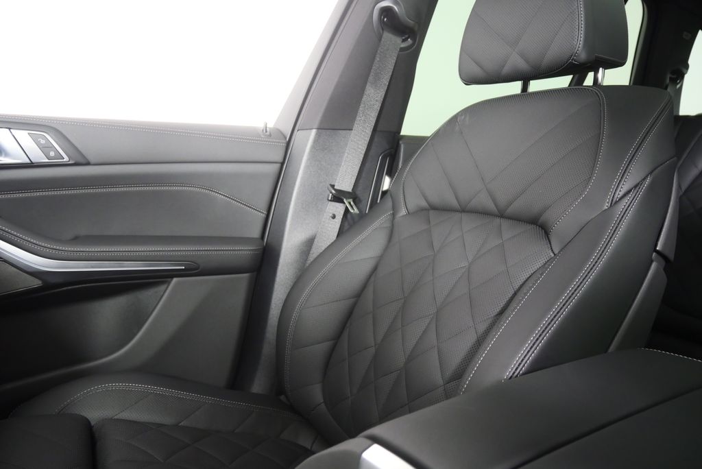Thumbnail: 2026 BMW X5 - 26