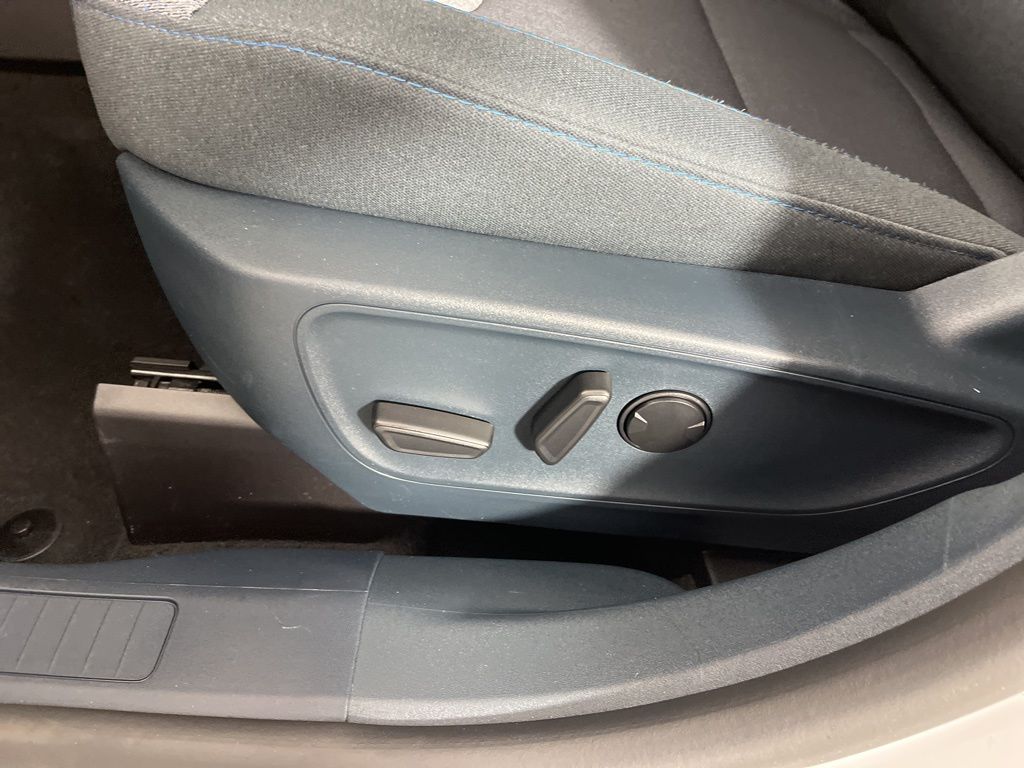 Thumbnail: 2025 Ford Maverick - 23