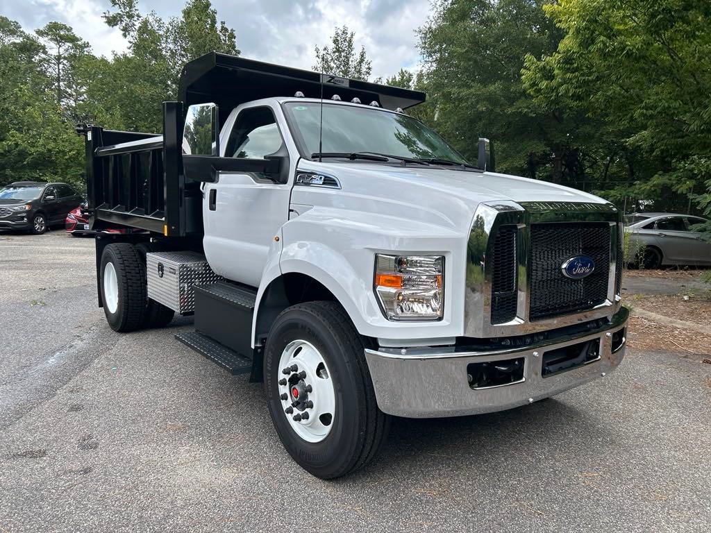 New 2025 White Ford Base image 2