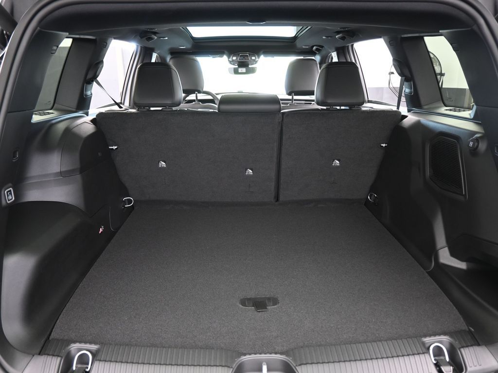 New 2026 Silver Zynith Clearcoat Jeep Overland image 38