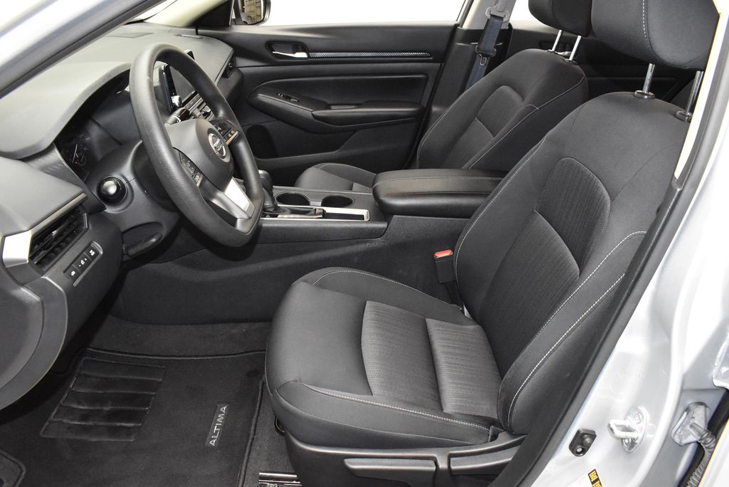 Thumbnail: 2022 Nissan Altima - 12