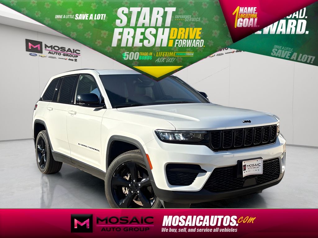 Bright White Clearcoat 2024 Jeep Grand Cherokee Altitude 4WD SUV / Crossover Four-Wheel Drive 8-Speed Automatic