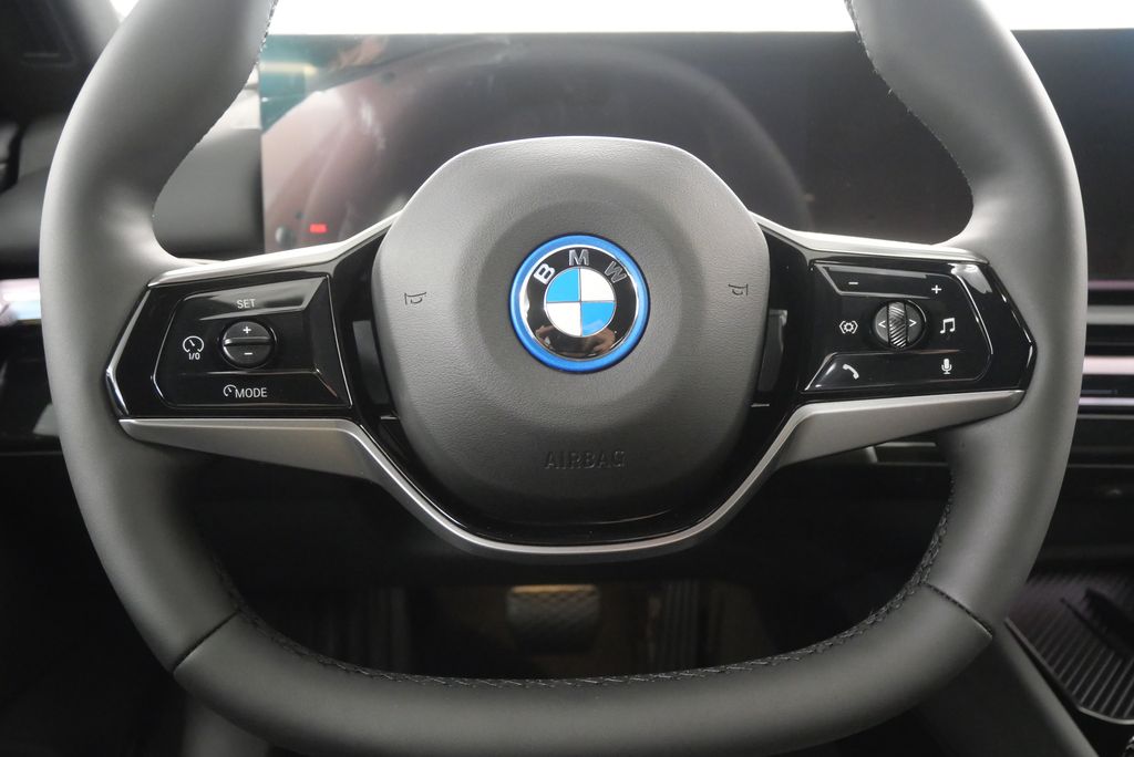 2025 BMW i5 eDrive40 21