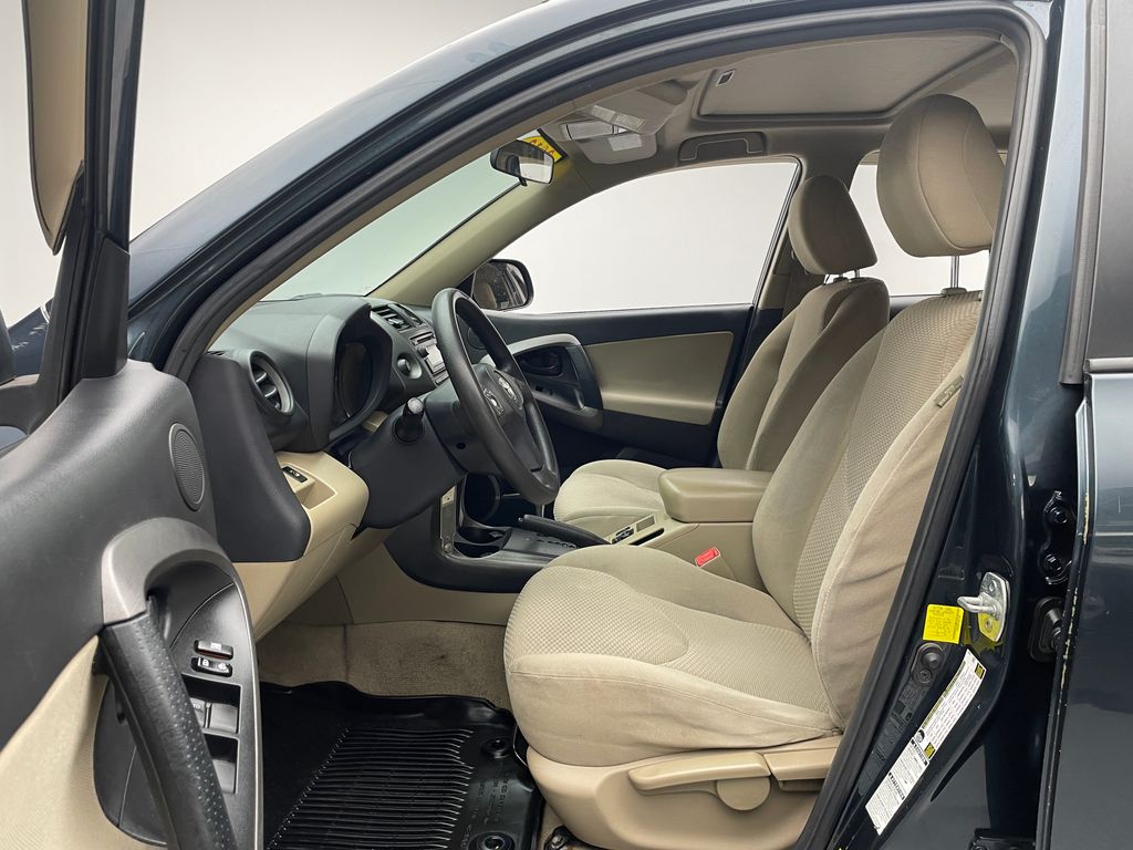 Thumbnail: 2012 Toyota RAV4 - 12