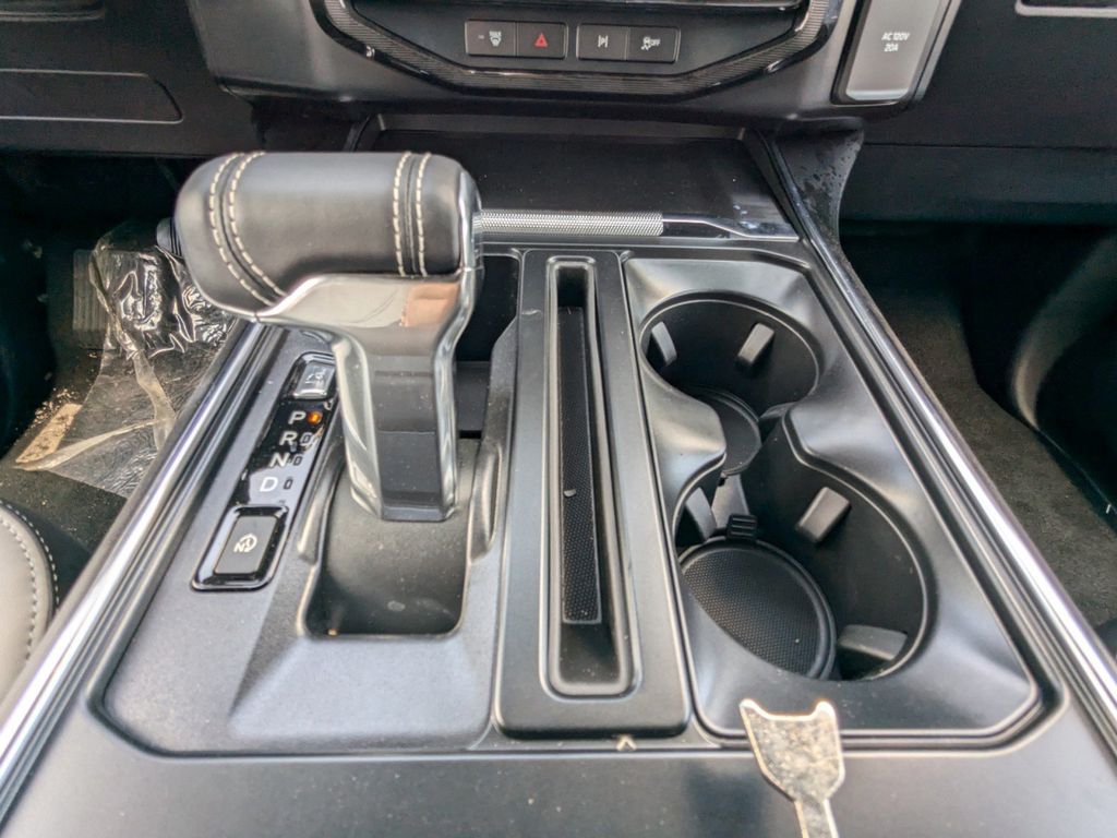 2025 Ford F-150 Lightning Platinum