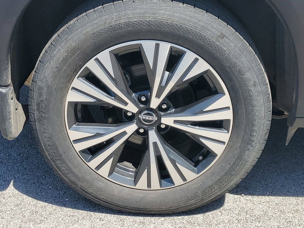 View vehicle photo 5