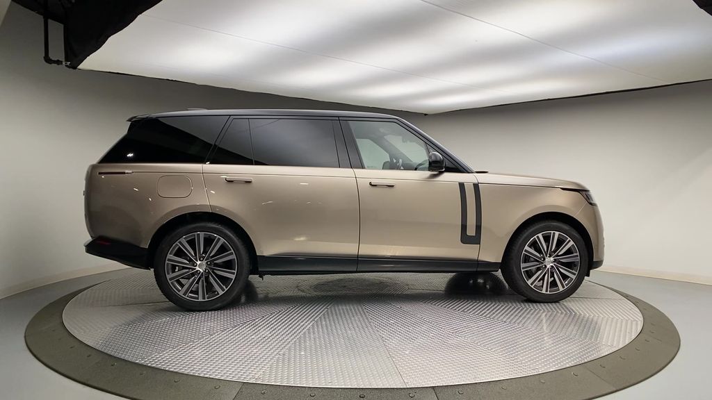 Thumbnail: 2023 Land Rover Range Rover - 9