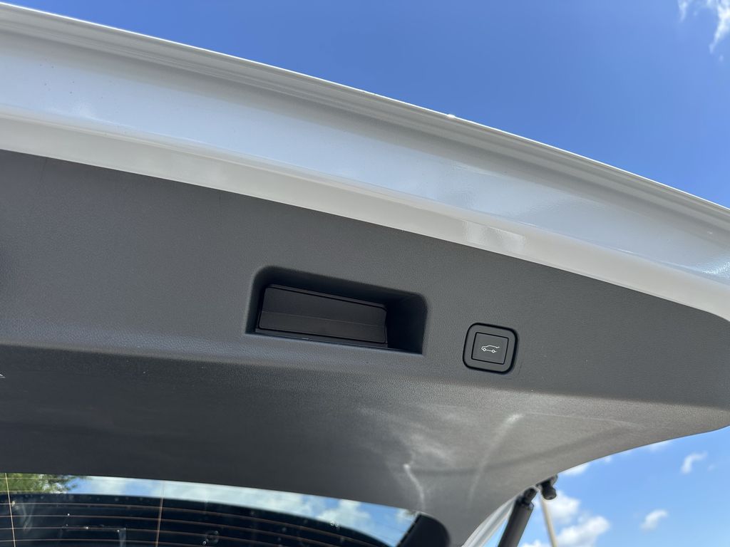new 2026 Chevrolet Traverse car, priced at $53,495