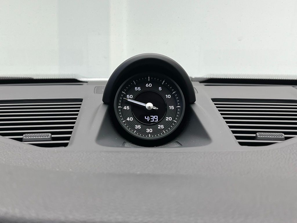 Thumbnail: 2025 Porsche 911 - 13