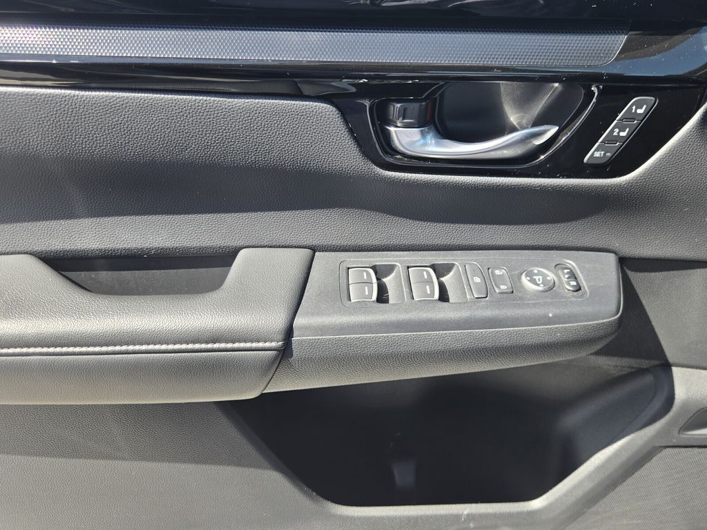 2025 Honda CR-V - $24,989
