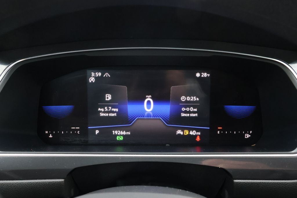 Thumbnail: 2022 Volkswagen Tiguan - 25