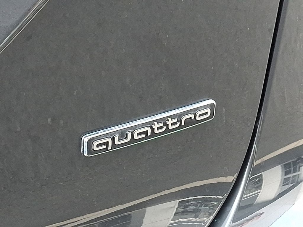 Thumbnail: 2025 Audi Q6 e-tron - 31