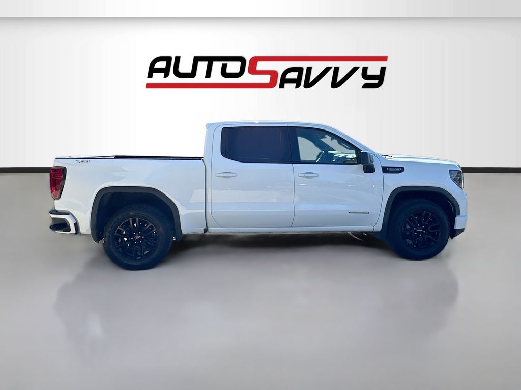 Used 2025 White GMC Elevation image 8