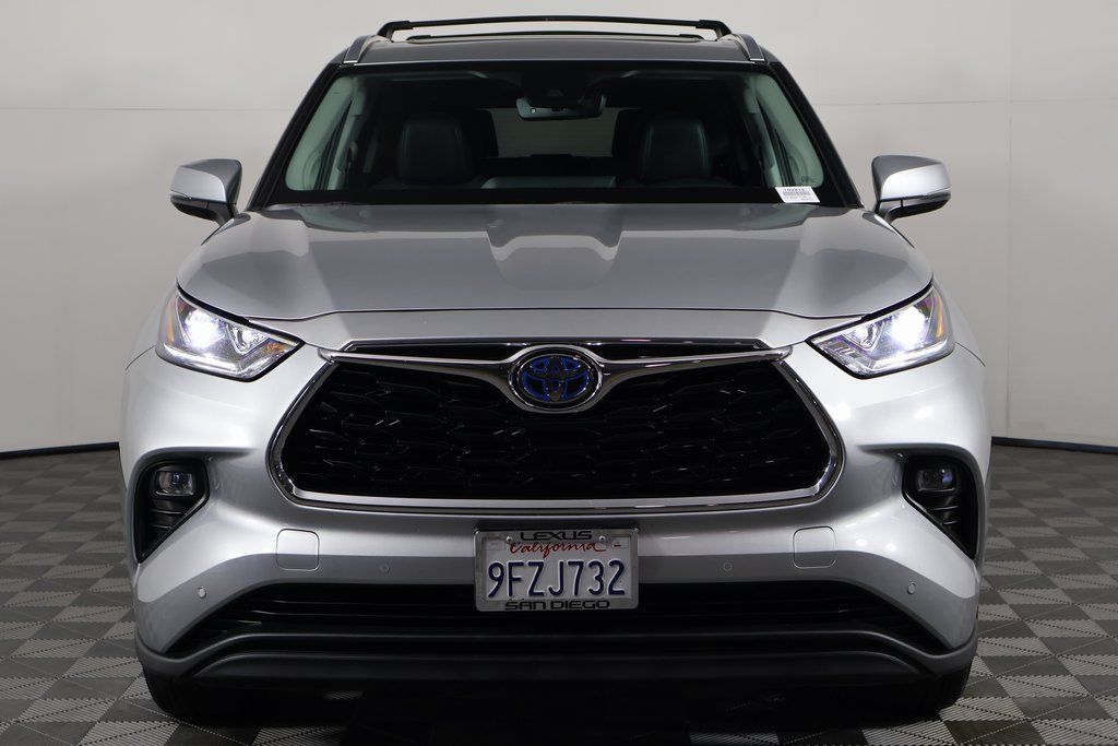 Thumbnail: 2023 Toyota Highlander - 2