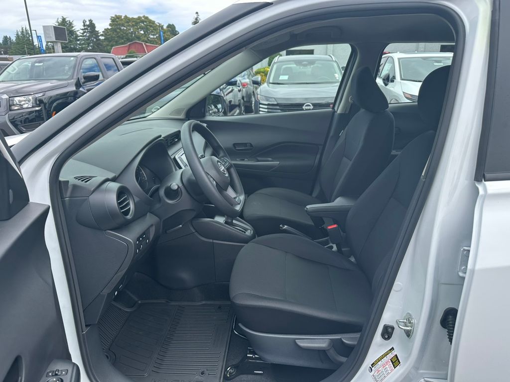 2025 Nissan Kicks Play S