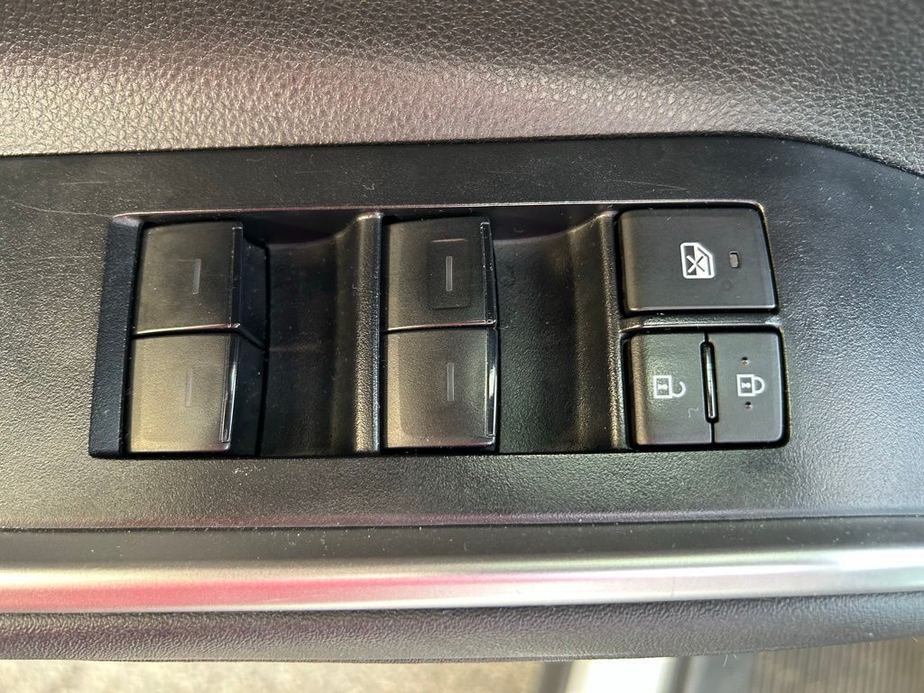 Thumbnail: 2024 Toyota Highlander - 18