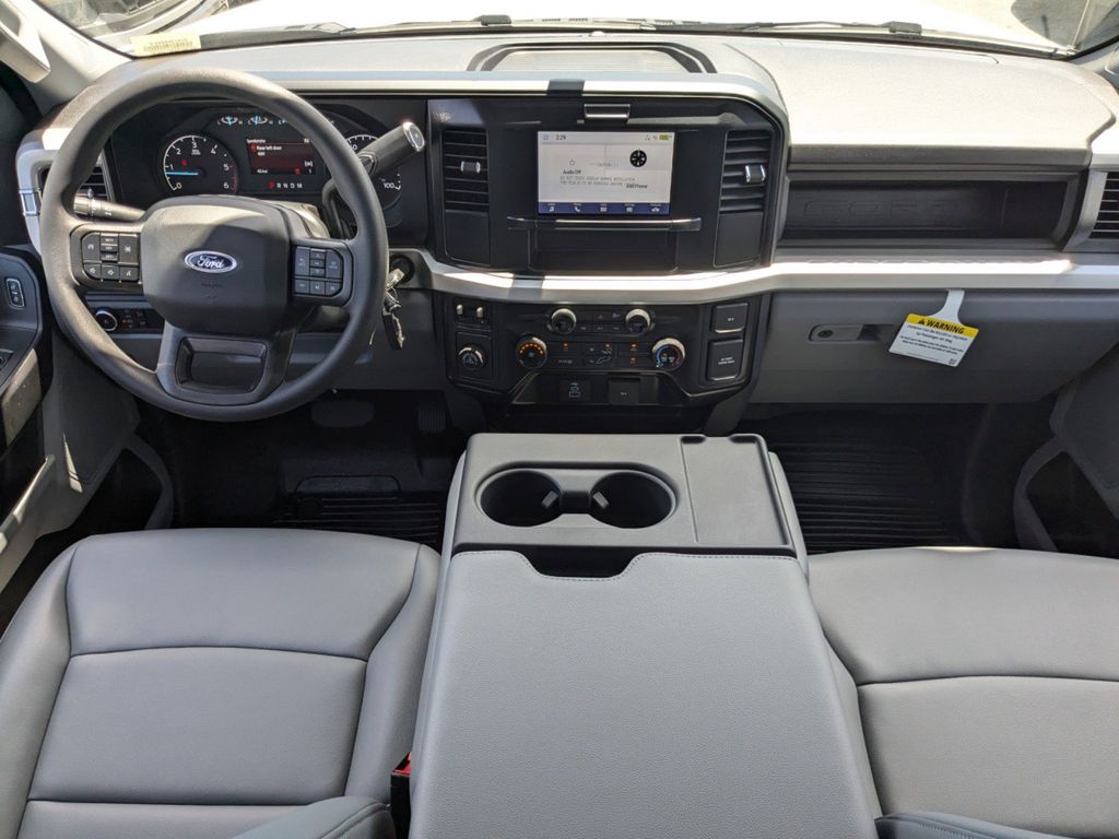 2025 Ford F-350 Chassis XL