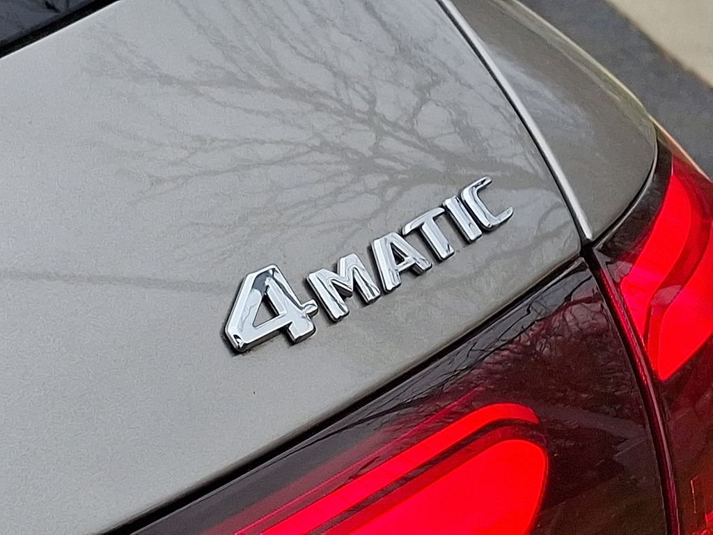 Thumbnail: 2024 Mercedes-Benz GLC - 30