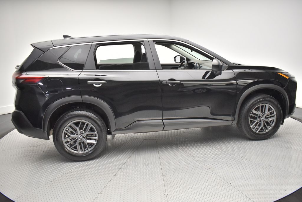 Thumbnail: 2023 Nissan Rogue - 4