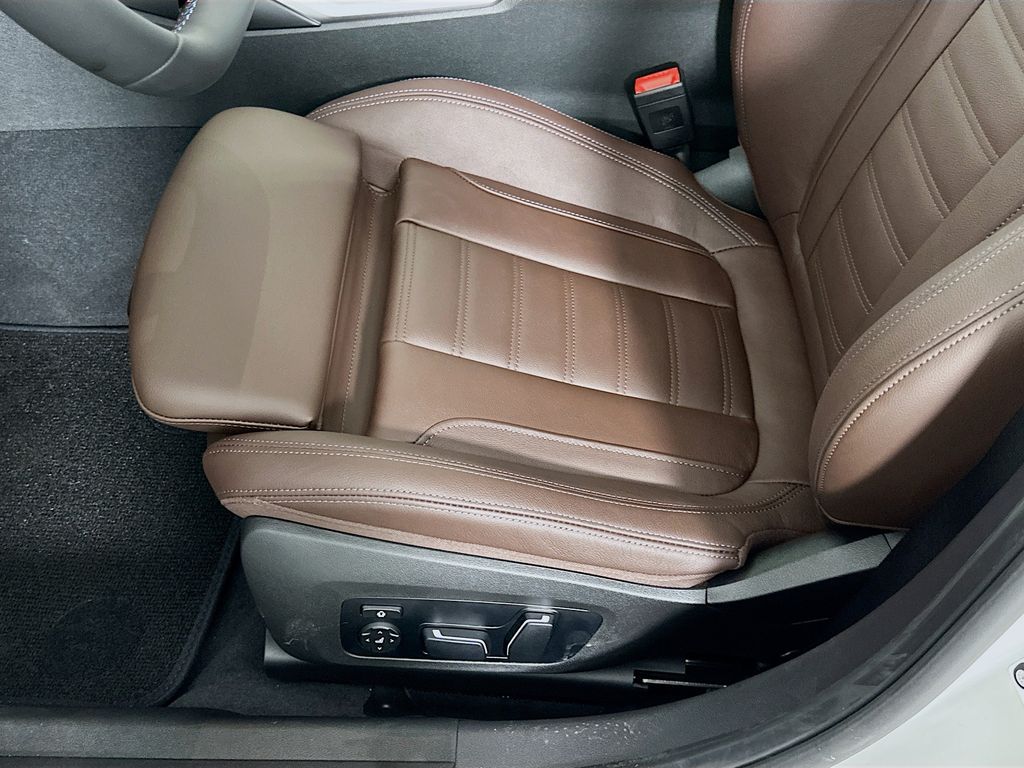 2025 BMW 3 Series M340i 21