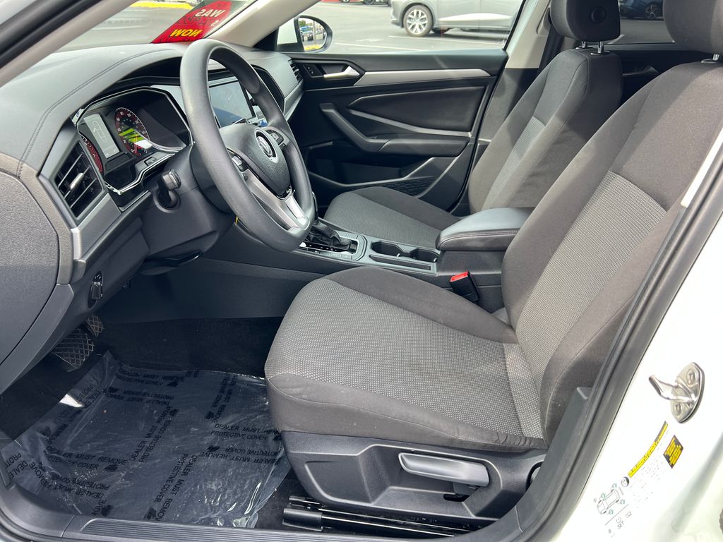 Thumbnail: 2019 Volkswagen Jetta - 14