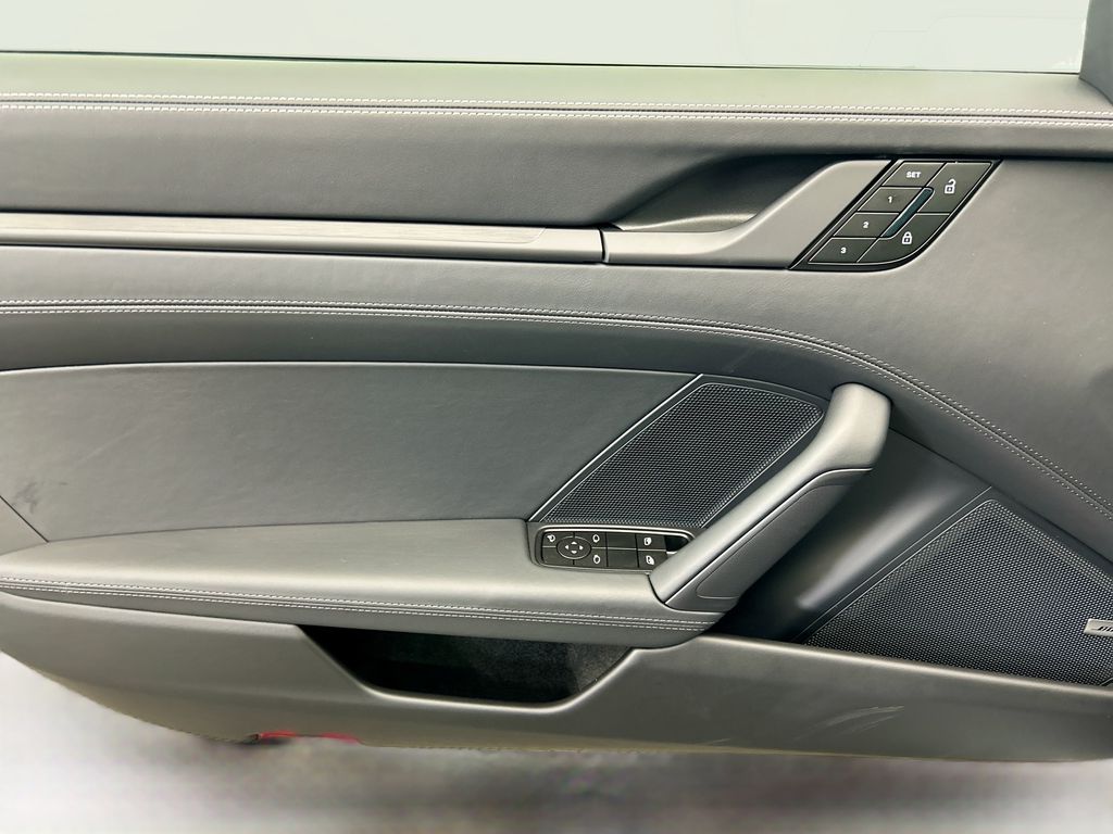 Thumbnail: 2026 Porsche 911 - 25