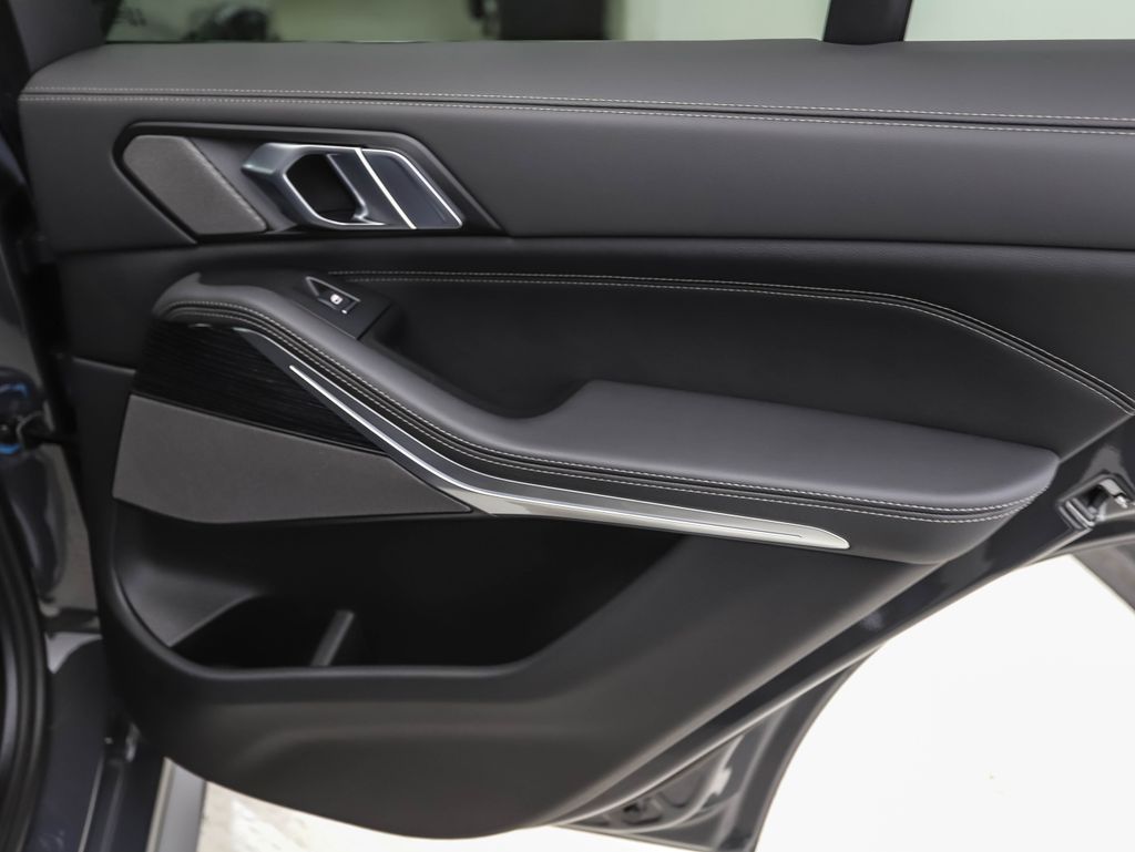 Thumbnail: 2026 BMW X5 - 24