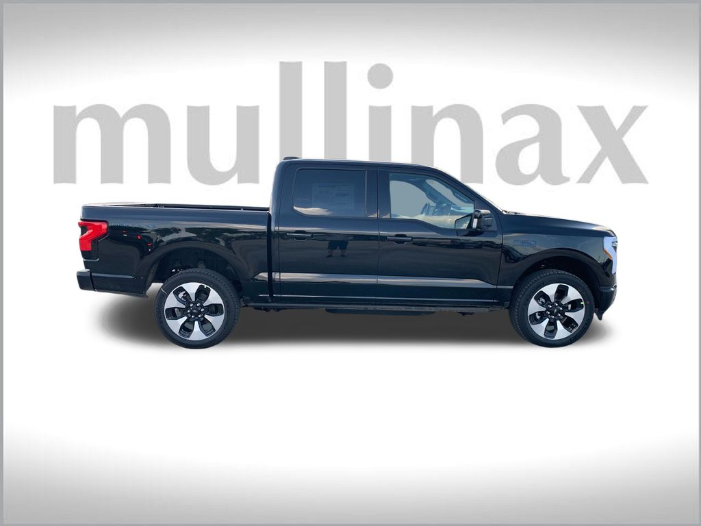 2025 Ford F-150 Lightning Platinum photo 11