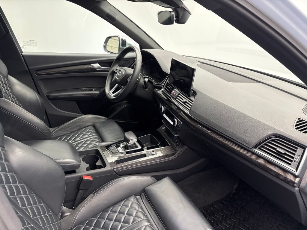Thumbnail: 2023 Audi SQ5 - 24