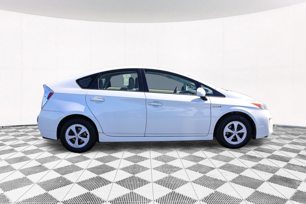 2012 Toyota Prius One 7