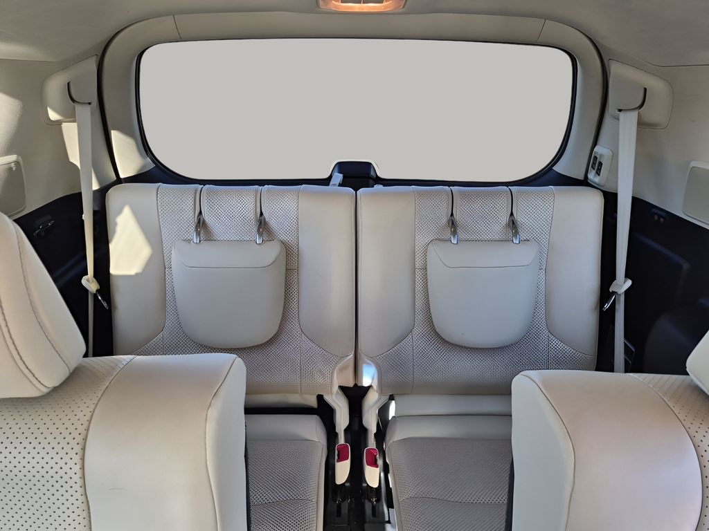 Used 2023 White Lexus 460 Luxury image 26