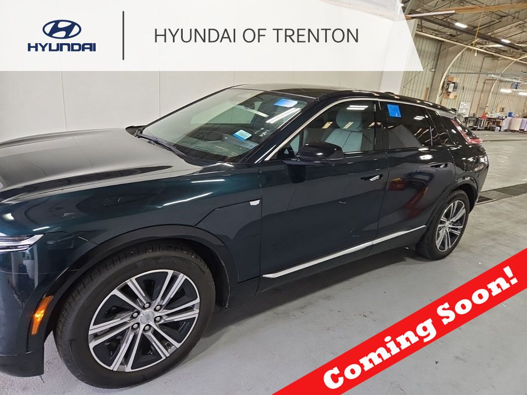 2024 Cadillac LYRIQ Luxury 1